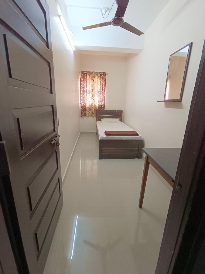 Shri Vasant Lodge Hubli Esterno foto